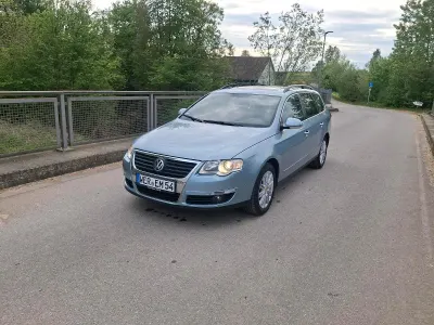 Gebraucht VW Passat 101 PS (74 kW) 2006 Blau Kombi