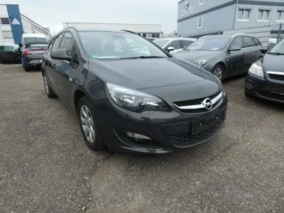 Second-hand Opel Astra Edition 140 CP (102 kW) 2014 Gri Break