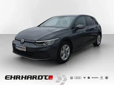 Gebraucht VW Golf VIII Life 131 PS (96 kW) 2020 Grau Limousine
