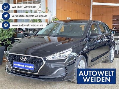 Gebraucht Hyundai i30 Select 99 PS (72 kW) 2020 Schwarz Limousine