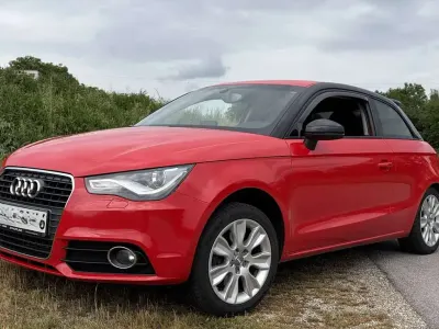 Gebraucht Audi A1 Ambition 105 PS (77 kW) 2013 Rot Kleinwagen