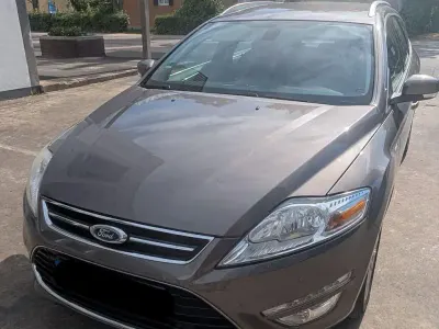 Gebraucht Ford Mondeo 140 PS (102 kW) 2013 Andere farben Limousine