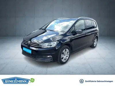 Gebraucht VW Touran Active 150 PS (110 kW) 2023 Schwarz Van / Kleinbus