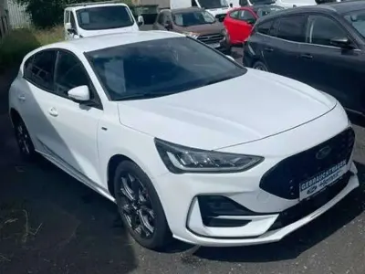 Gebraucht Ford Focus ST-Line 125 PS (91 kW) 2023 Frostweiß Limousine