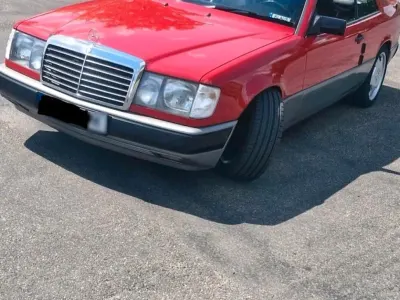 Gebraucht Mercedes 230 179 PS (131 kW) 1988 Rot Coupé