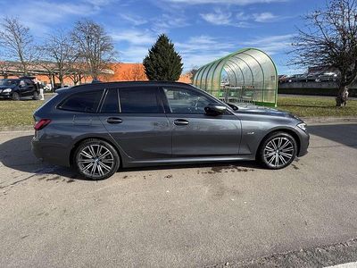 Gebraucht BMW 330e Sport Line 292 PS (214 kW) 2022 Grau Kombi