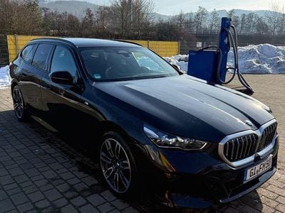 Gebraucht BMW 520 Performance 197 PS (144 kW) 2024 Schwarz Kombi