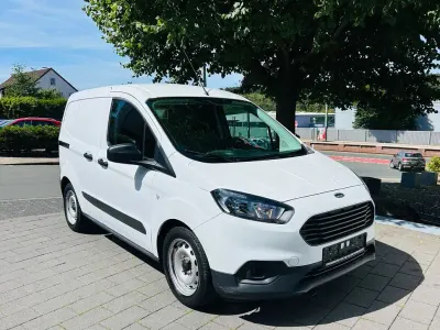 Gebraucht Ford Courier Basis 101 PS (74 kW) 2022 Weiß Van / Kleinbus