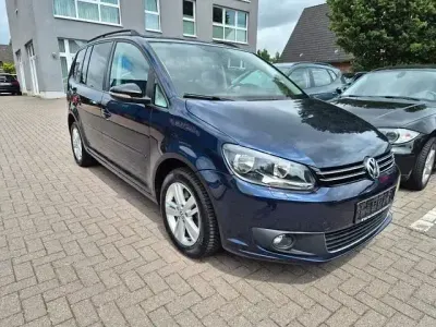 Gebraucht VW Touran Match 140 PS (102 kW) 2013 Blau Van / Kleinbus