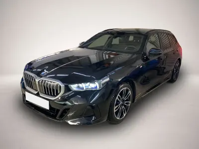 Gebraucht BMW 520 M Sport 190 PS (139 kW) 2025 Schwarz Kombi