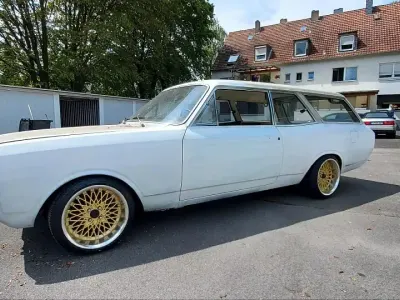 Używany Opel Rekord 75 KM (55 kW) 1967 Biały Sedan/Limuzyna