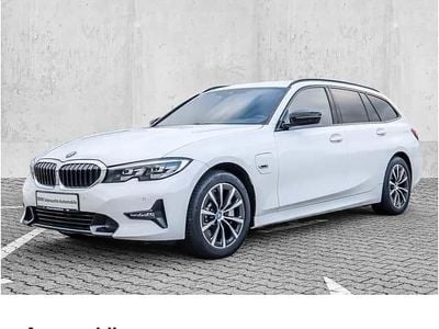 BMW 330e