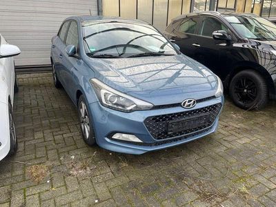 Gebraucht Hyundai i20 Intro Edition 75 PS (55 kW) 2015 Limousine