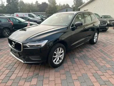 Gebraucht Volvo XC60 Momentum 190 PS (139 kW) 2020 Schwarz SUV
