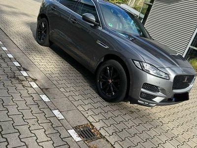 Grau Gebraucht 2019 Jaguar F-Pace Prestige SUV | 26.400 € (Guter Preis)