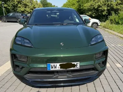 Gebraucht Porsche Macan Turbo 469 kW (639 PS) 2024 Grün SUV