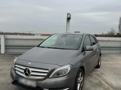 Gebraucht Mercedes B200 136 PS (100 kW) 2012 Grau Kleinwagen