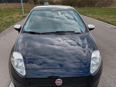 Gebraucht Fiat Grande Punto 69 PS (50 kW) 2011 Blau Kleinwagen
