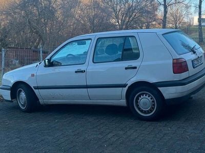 Weiß Gebraucht 1995 VW Golf III Kleinwagen | 2.500 €