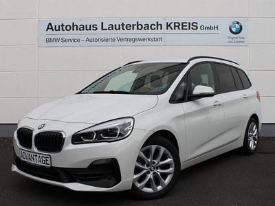 Weiß Gebraucht 2021 BMW 220 Sport Line Van / Kleinbus | 28.950 €