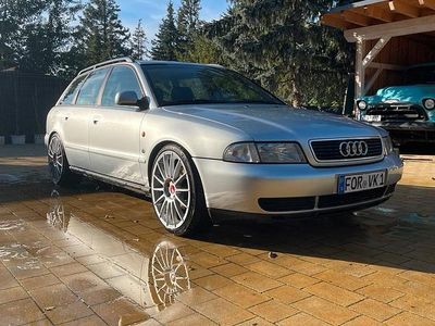 Silber Gebraucht 1996 Audi A4 Kombi | 2.500 €