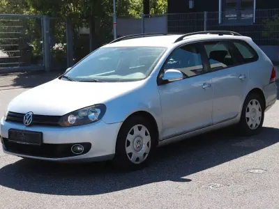 Gebraucht VW Golf VI Trendline 105 PS (77 kW) 2010 Reflexsilber metallic Kleinwagen