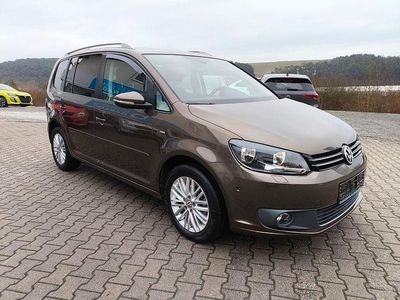 Gebraucht VW Touran Cup 105 PS (77 kW) 2015 Braun Van / Kleinbus