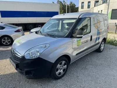 Gebraucht Opel Combo S 95 PS (69 kW) 2018 Silber Van / Kleinbus