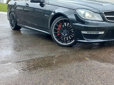 Mercedes C63 AMG