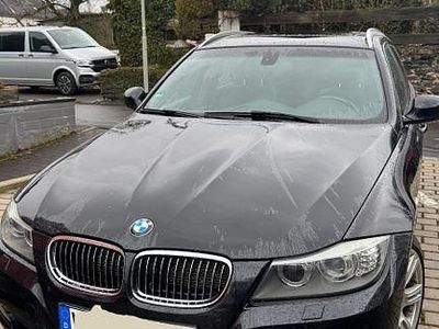 Gebraucht BMW 330 Sport Line 245 PS (180 kW) 2011 Schwarz Kombi