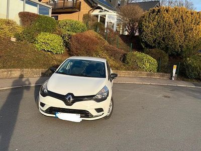 Gebraucht Renault Clio IV Life 75 PS (55 kW) 2016 Weiß Limousine