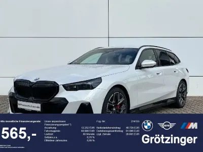 Gebraucht BMW 540 M Sport 303 PS (222 kW) 2025 Mineralweiss metallic Kombi