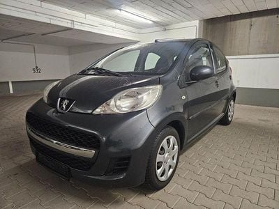 Grau Gebraucht 2011 Peugeot 107 Filou Kleinwagen | 4.500 € (Fairer Preis)
