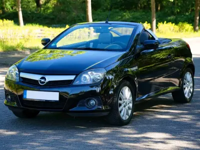 Używany Opel Tigra 125 KM (91 kW) 2005 Czarny Kabriolet