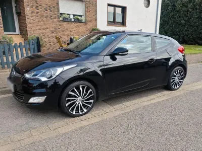 Gebraucht Hyundai Veloster Premium 140 PS (102 kW) 2011 Schwarz Kleinwagen