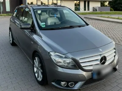Gebraucht Mercedes B200 157 PS (115 kW) 2012 Weiß Kleinwagen