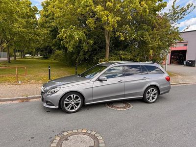 Gebraucht Mercedes E220 170 PS (125 kW) 2019 Grau Kombi