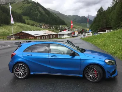 Używany Mercedes A45 AMG AMG 381 KM (280 kW) 2015 Niebieski Sedan/Limuzyna