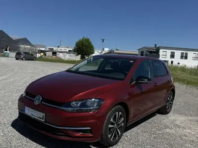Gebraucht VW Golf VII IQ Drive 116 PS (85 kW) 2019 Rot Limousine