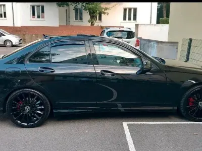 Gebraucht Mercedes C250 AMG line 204 PS (150 kW) 2010 Schwarz Limousine