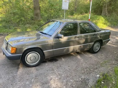 Second-hand Mercedes 190 122 CP (89 kW) 1991 Gri Berlinǎ