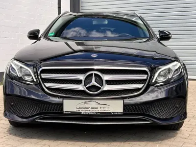Gebraucht Mercedes E220 Avantgarde 194 PS (142 kW) 2017 Schwarz Limousine