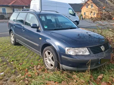 Gebraucht VW Passat 100 PS (73 kW) 1999 Blau Kombi