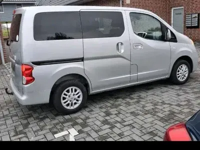 Gebraucht Nissan NV200 150 PS (110 kW) 2012 Silber Van / Kleinbus