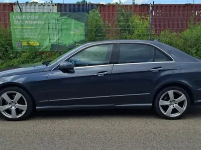 Gebraucht Mercedes E220 Avantgarde 170 PS (125 kW) 2012 Grau Limousine