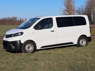 Gebraucht Toyota Proace 116 PS (85 kW) 2017 Weiß Van / Kleinbus