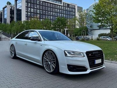 Audi S8 plus