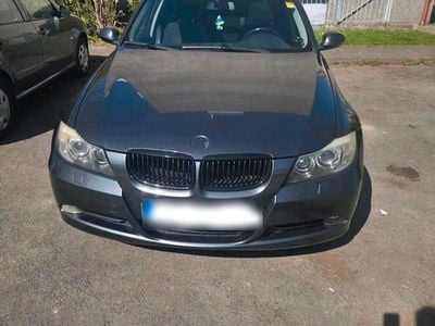 Gebraucht BMW 318 129 PS (94 kW) 2007 Grau Kombi