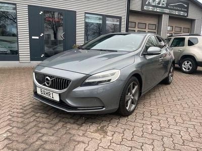 Usado Volvo V40 Inscription 120 HP (88 kW) 2018 Cinzento Sedan
