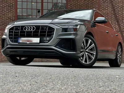 Gebraucht Audi Q8 S-Line 286 PS (210 kW) 2019 Grau SUV